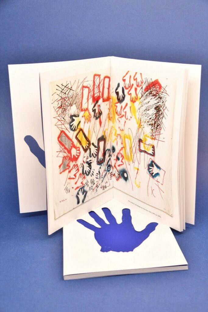 Livre numéroté la Main à l’oeuvre pour artiste – Effet texturé avec découpe laser de la couverture – Reliure Dos Carré collé