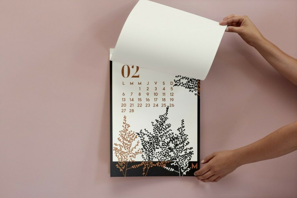Calendrier mural illustrations fleuries bi-ton – Gypsophile – Reliure Singer détachable avec trou