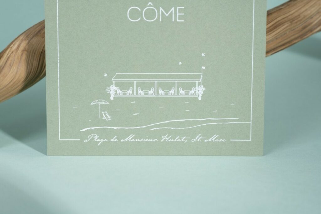 Faire-part de mariage en forme d’arches – Papier vert sauge Colorplan Mid Green impression blanche numérique & Colorplan vellum white 270gr