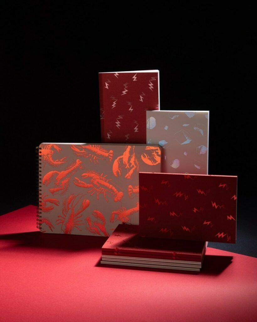 Carnet de notes Ecrevisses sur papier upcyclé en reliure spirale avec marquage à chaud rouge metallique