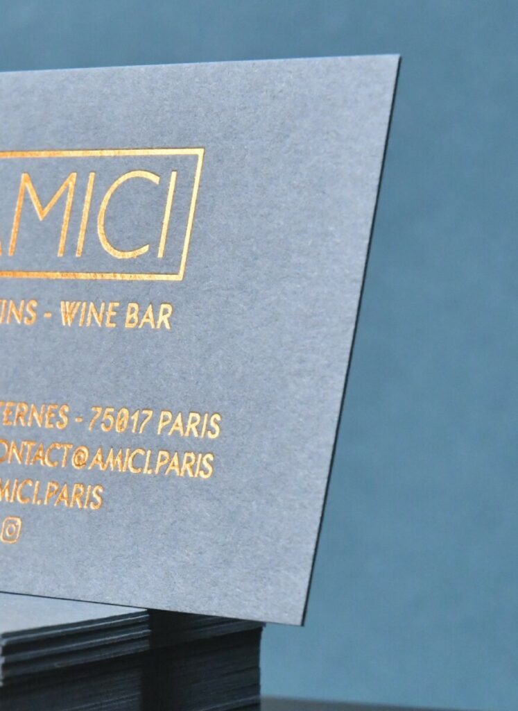 Cartes de visite pour bar à vin – Colorplan Dark Grey 350gr – Marquage à chaud cuivre orange Black Smith 6815