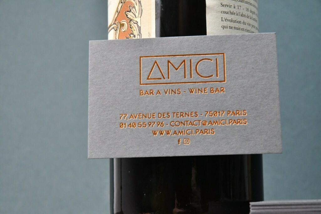 Cartes de visite pour bar à vin – Colorplan Dark Grey 350gr – Marquage à chaud cuivre orange Black Smith 6815