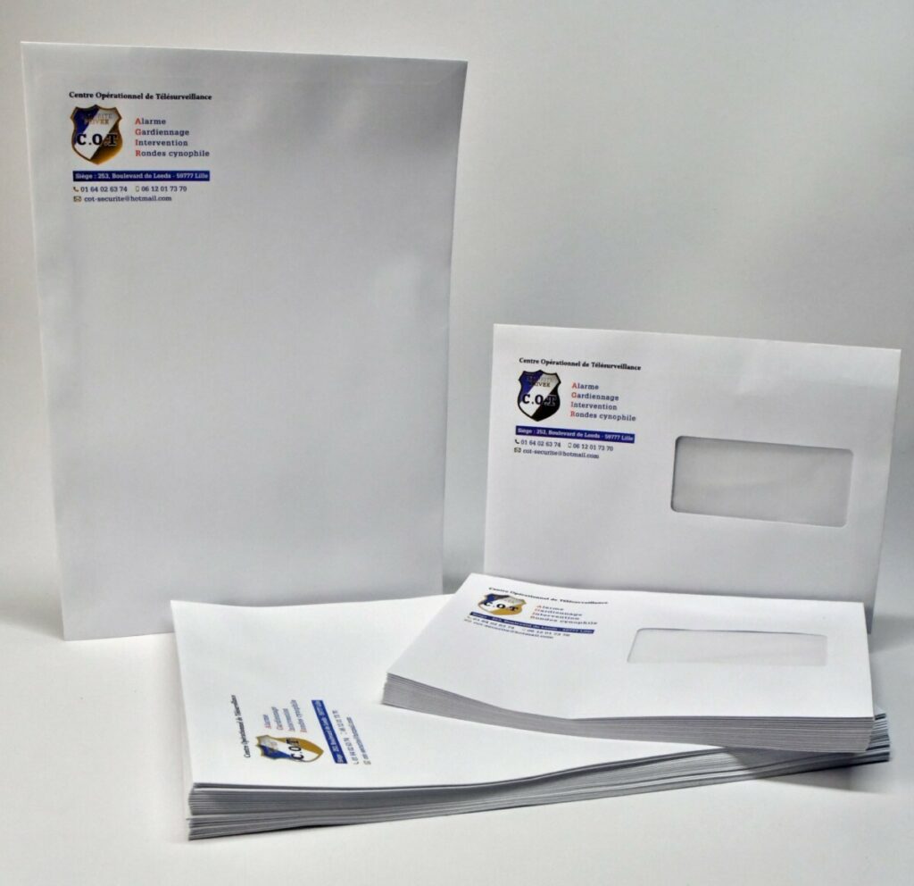 Papeterie pour société de surveillance – Enveloppes à fenêtre C4 et C5 – Impression Quadri et marquage à chaud or brillant précis