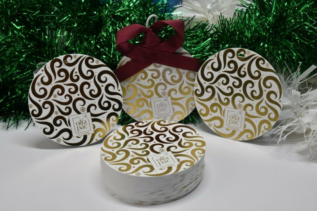 Cartes parfumées boule de noël avec découpe à la forme et double marquage à chaud OR brillant et OR Mat – Pur coton Cocaïne 350g