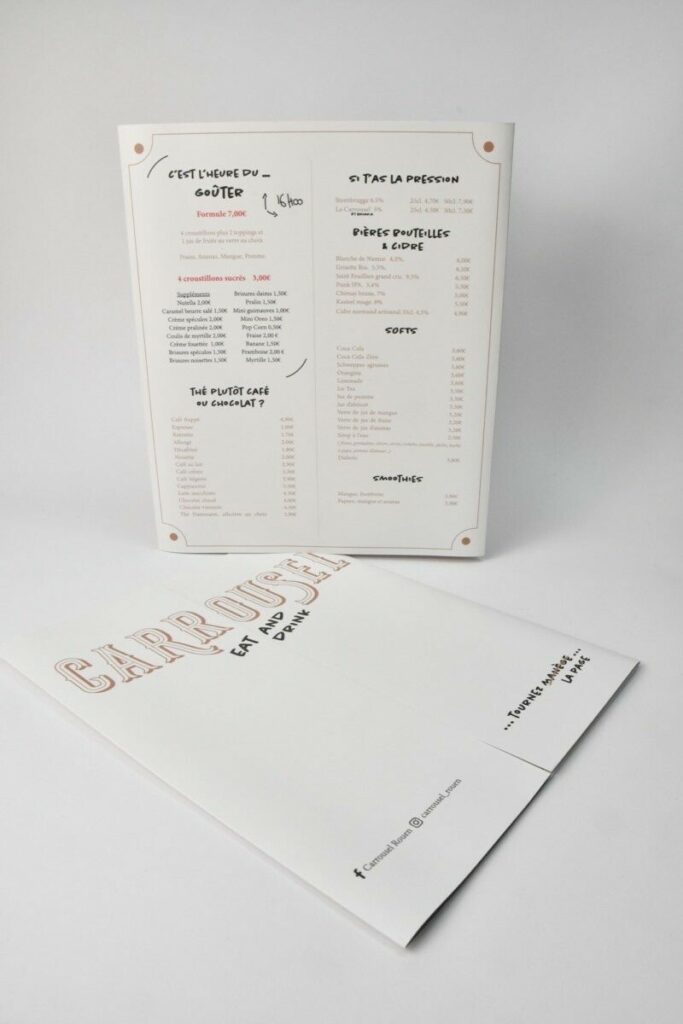 Carte menu pour Restaurant – Rainages avec plis fenêtre – Pelliculage Mat – couché mat 350gr/m2