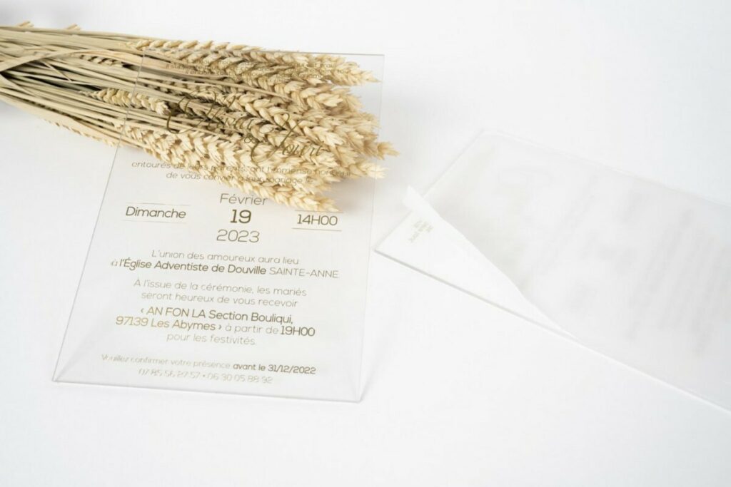 Faire-part de mariage en plexiglass 3mm avec dorure or brillante – Découpe laser