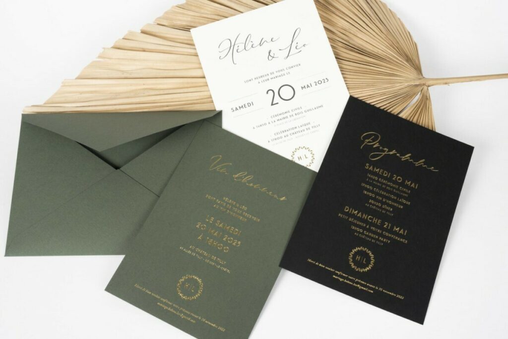 Faire-part de mariage avec enveloppes C5 patte pointues sur mesure avec marquage à chaud or brillant –  Sirio color black – Old mill Premium white – Keaykolour Sequoia