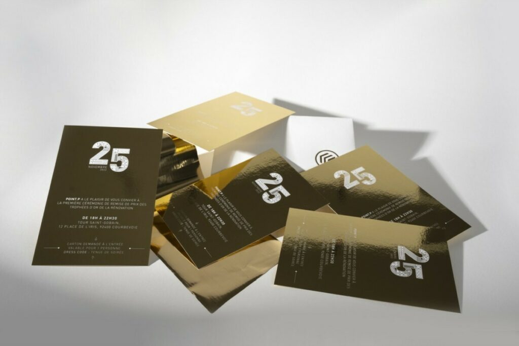 Carton d’invitation cérémonie trophées d’or – Ticket d’or en contre collage duplex 600gr – Dorure numérique