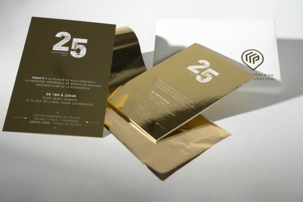 Carton d’invitation cérémonie trophées d’or – Ticket d’or en contre collage duplex 600gr – Dorure numérique