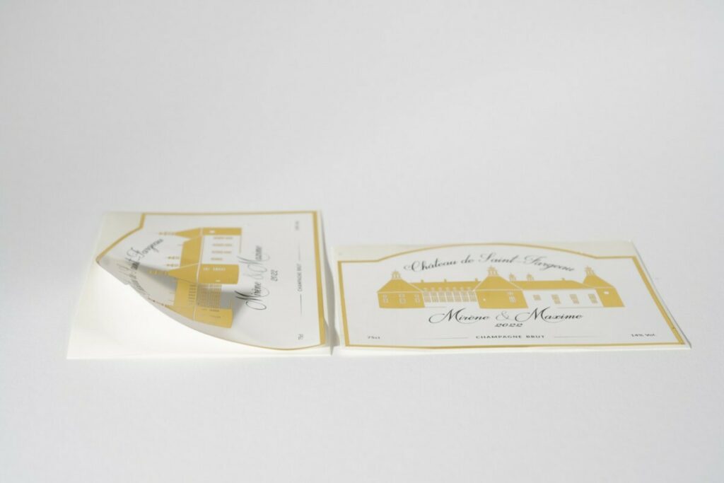 Etiquettes mariage bouteille de champagne – Dorure numérique or sur chateau et découpe silhouette mi-chair