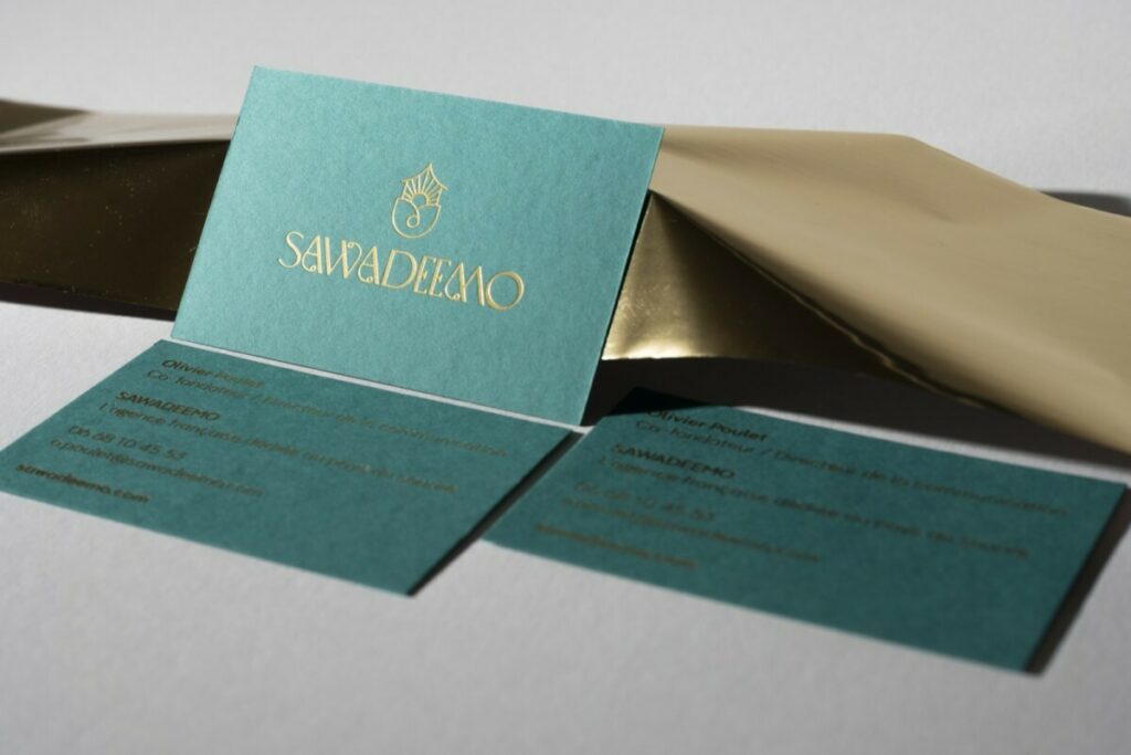 Cartes de visite promoteur immobilier Franco-Thailandais – Marquage à chaud or mat – Colorplan Marrs Green 350g