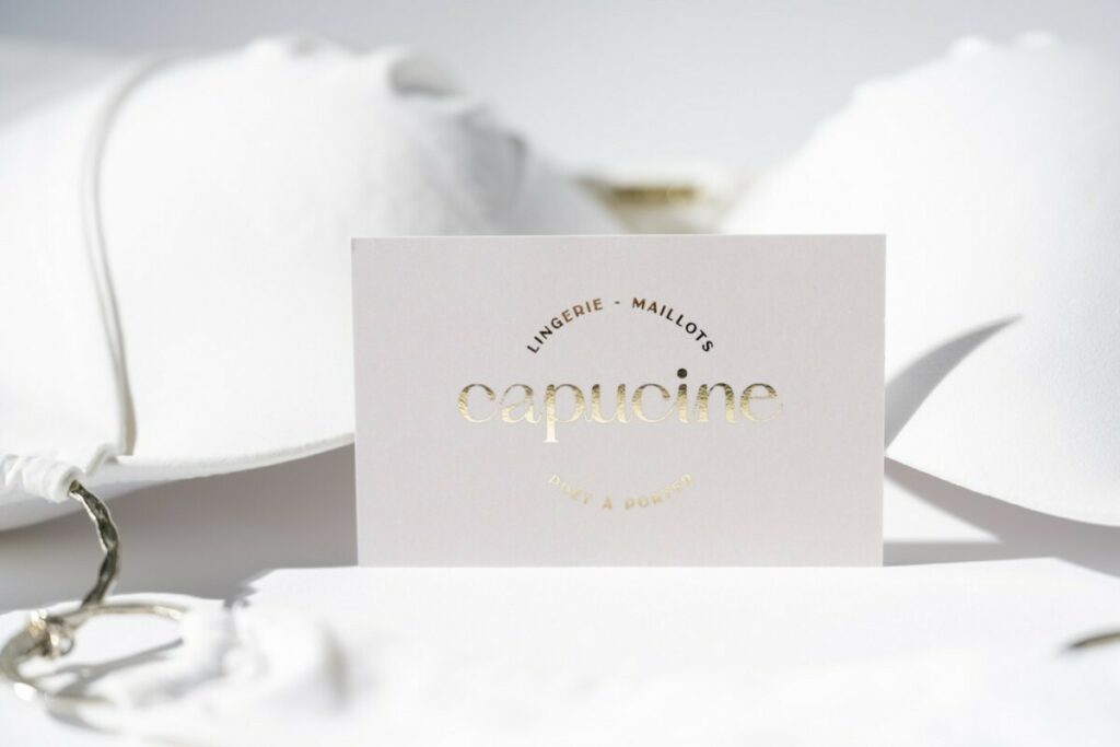 Cartes de visite pret à porter lingerie – Dorure numérique Or sur fond nude – pelliculage mat