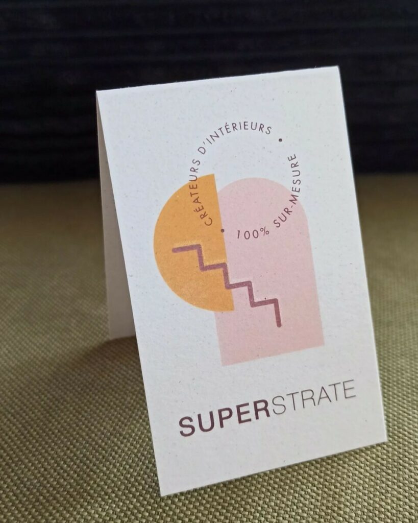 Cartes de visite dépliante pour architecte d’intérieur – Impression numérique – Papier 100% recyclé avec inclusion de fibre de maïs 250g Favini Crush