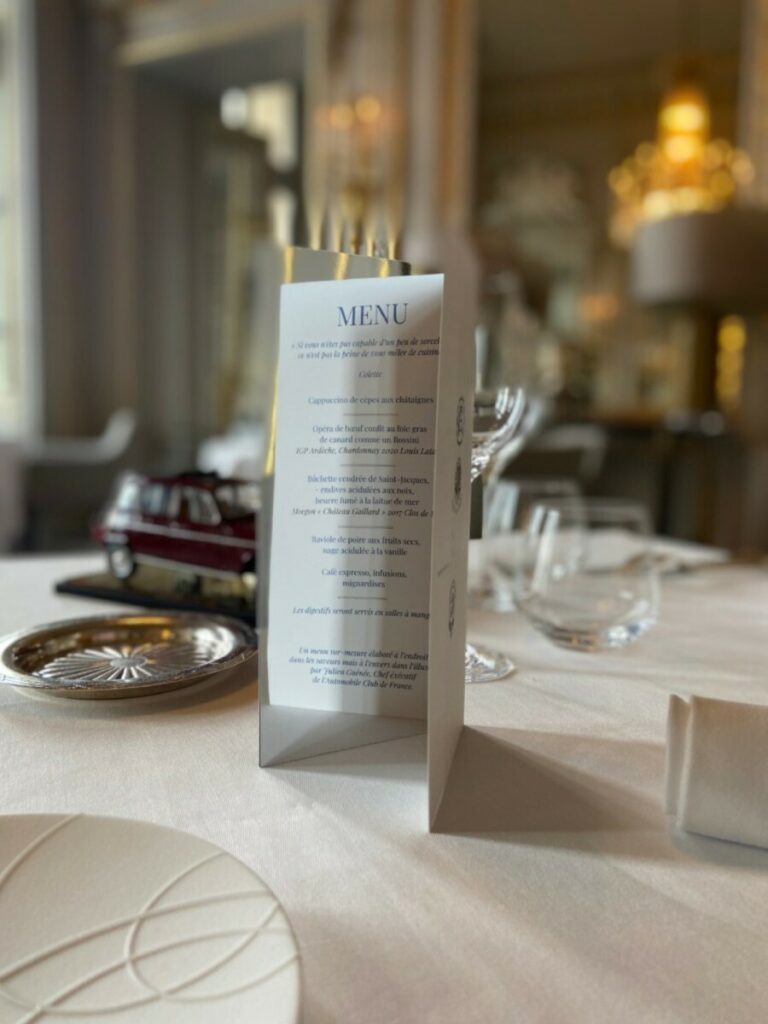 Menu de réception avec reflet mirroir – Rainage simple 2 volets – Olin regular 300gr