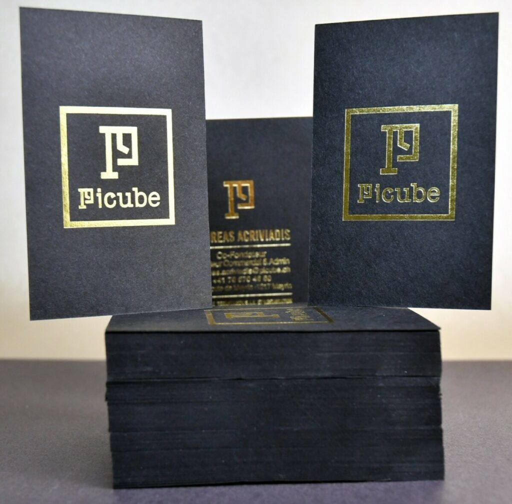 Cartes de visite Pi en marquage à chaud or brillant sur colorplan ebony black 350g