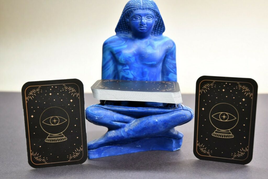 Mini oracle jeu de tarot divinatoire – Carte Graphique 280g – Pelliculage mat – 4 angles arrondis 9mm