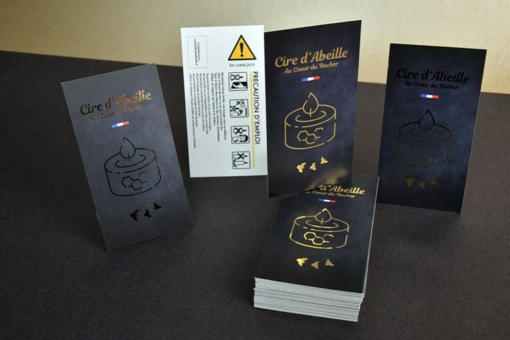 Notice pour cire d’abeille naturelle made in france – dorure numérique OR – couché mat avec pelliculage mat