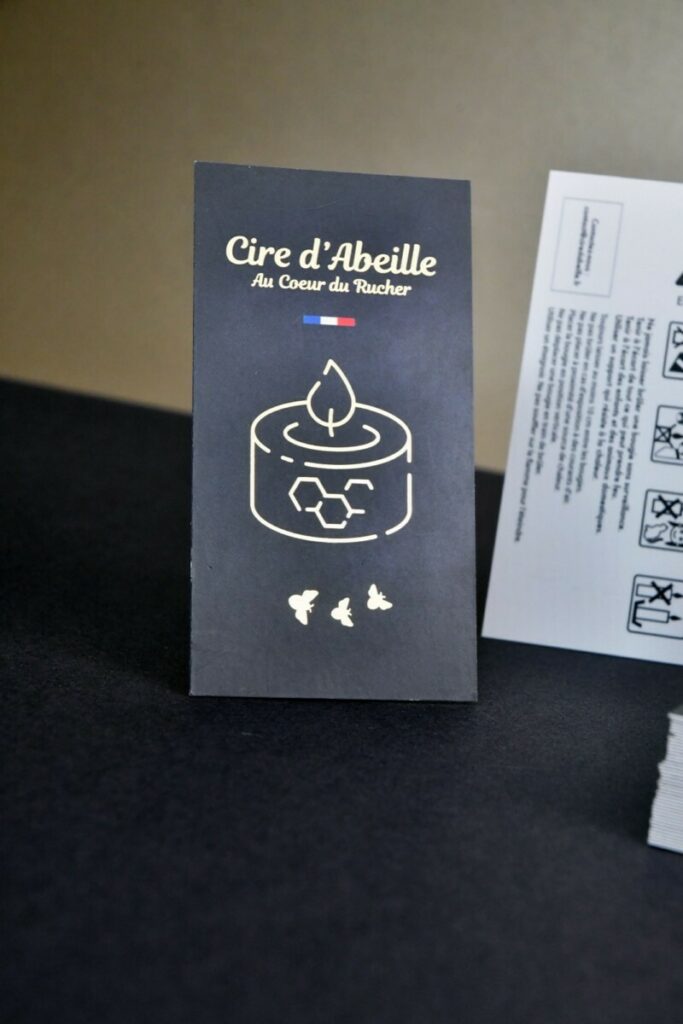 Notice pour cire d’abeille naturelle made in france – dorure numérique OR – couché mat avec pelliculage mat