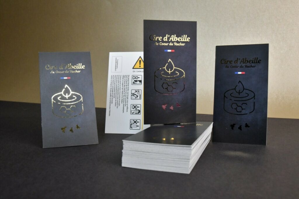 Notice pour cire d’abeille naturelle made in france – dorure numérique OR – couché mat avec pelliculage mat