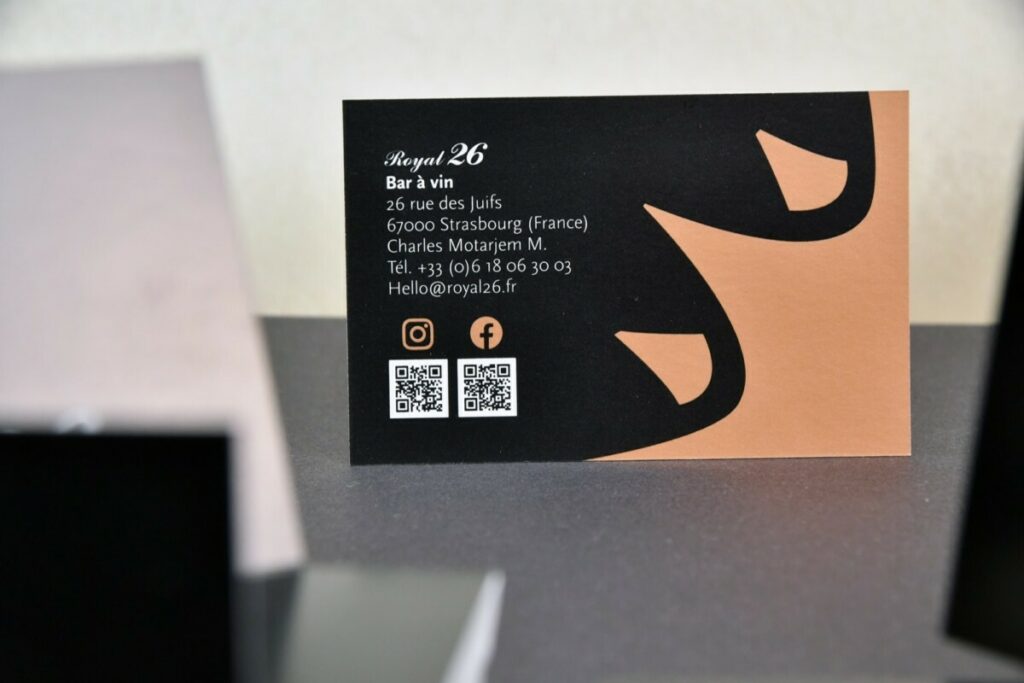 Cartes de visite pour bar à vin – Impression Pantone Noir et Cuivre 876 – Couché mat 350g