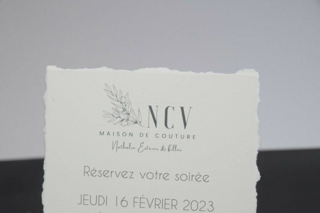 Invitation réception pour maison de couture – Découpe 4 bords frangés –  Pur coton cocaïne 350g