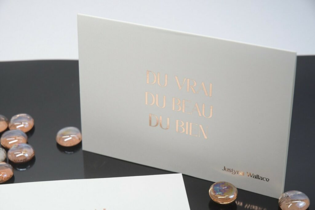 Carte de voeux pliée avec citation en dorure numérique cuivre – Olin ultimate white300g