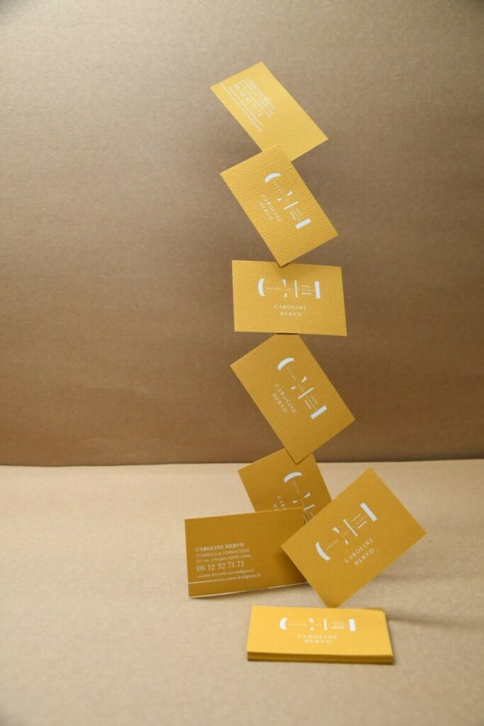 Cartes de visite agence de formation et conseil – Marquage à chaud blanc brillant – Freelife Merida Ochre