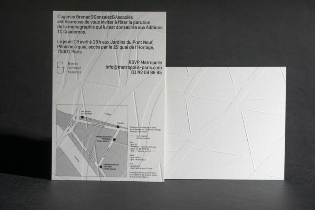 Carton d’invitation inauguration avec gaufraga simple niveau sans impression et foulage verso – Impression noir – Materica Gesso 360g
