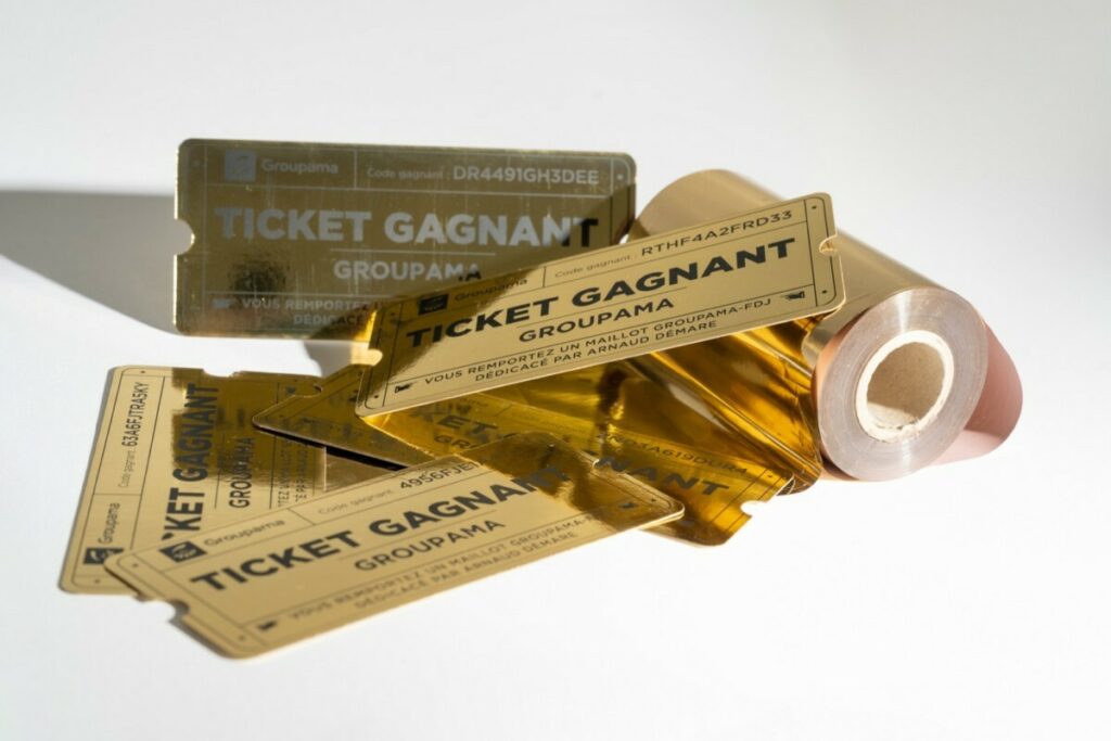 Golden ticket numéroté impression noir pour concours d’entreprise – Dorure numérique recto verso et découpe laser