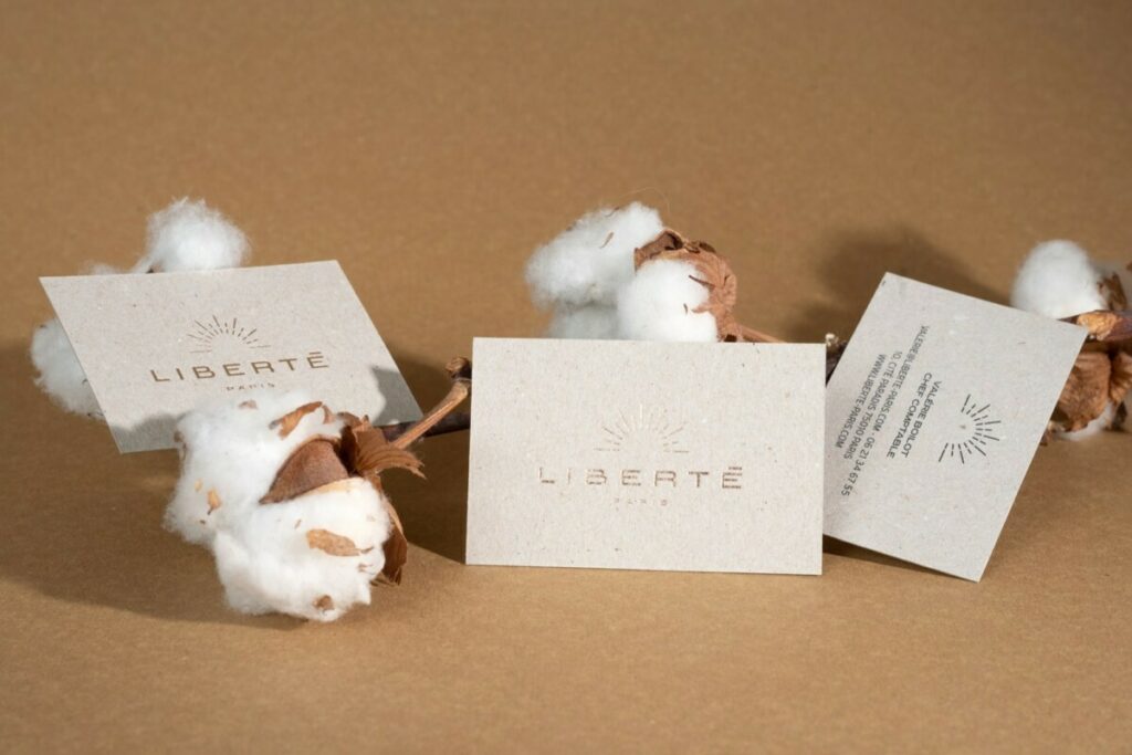 Cartes de visites en marquage sur papier recyclé pour boulangerie haut de gamme – Dorure à chaud Or rose 355 – Carton gris recyclé 400g