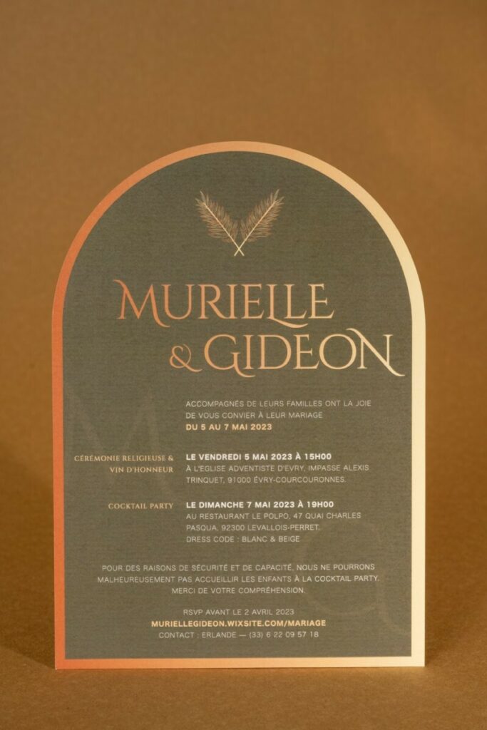 Faire-part de mariage avec découpe numérique en forme d’arche – impression quadri imitation dorure – papier de création old mill premium white
