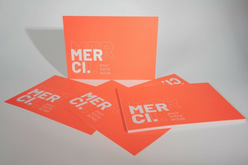 Flyer cartes de remerciements fluo – Impresssion Pantone rouge fluo 805c – couché mat 170g