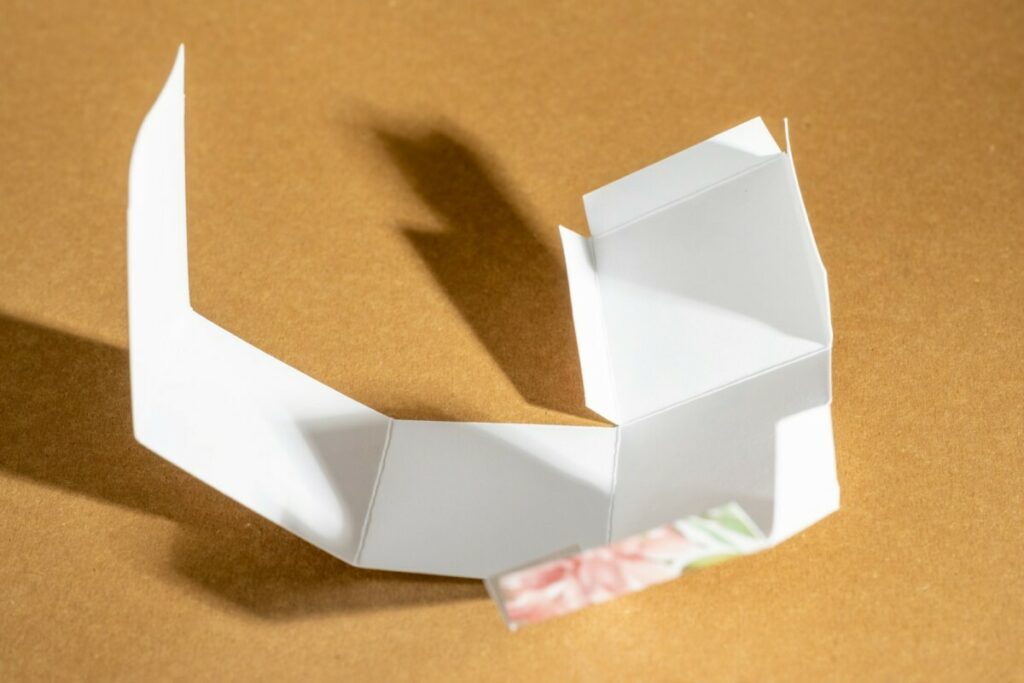 Mini boites à bonbon cube pour cadeau de mariage – Carte graphique 1 face avec pelliculage soft touch – Découpe numérique