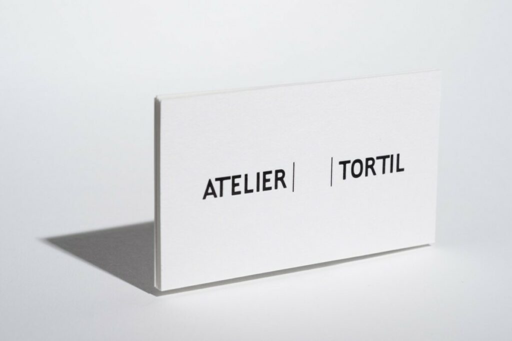 Cartes de visite pour galerie d’art – Dorure à chaud noir brillante – Materica Gesso 360gr/m2
