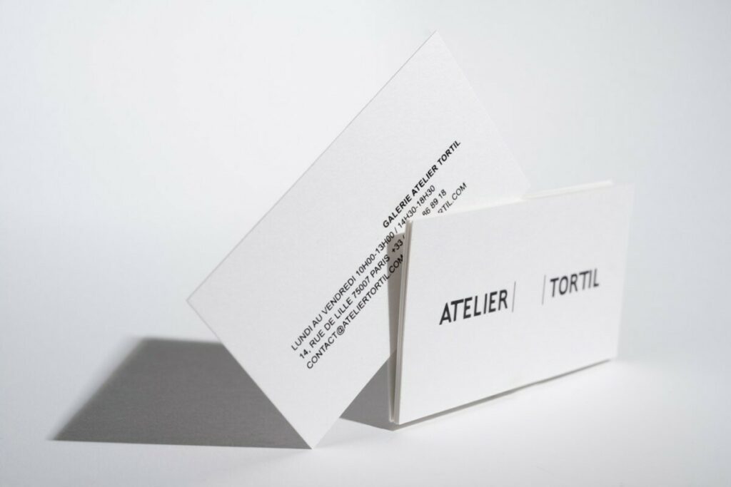 Cartes de visite pour galerie d’art – Dorure à chaud noir brillante – Materica Gesso 360gr/m2