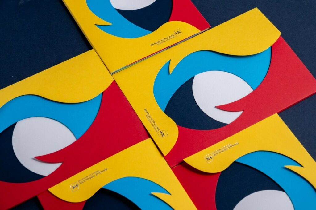 Carte de voeux écrin luxe multicouche avec contre collage et découpe à la forme – Olin Colours Cobalt, Poppy, Sunshine Yellow, California Blue – Marquage à chaud argent brillant