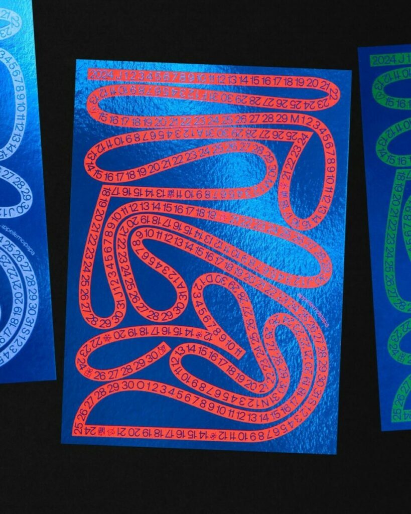 Cartes de voeux format 10×15 pour agence de communication dorure numérique bleue électrique sur papier texturé 350gr/m2 – Sirio color lampone, iris, foglia