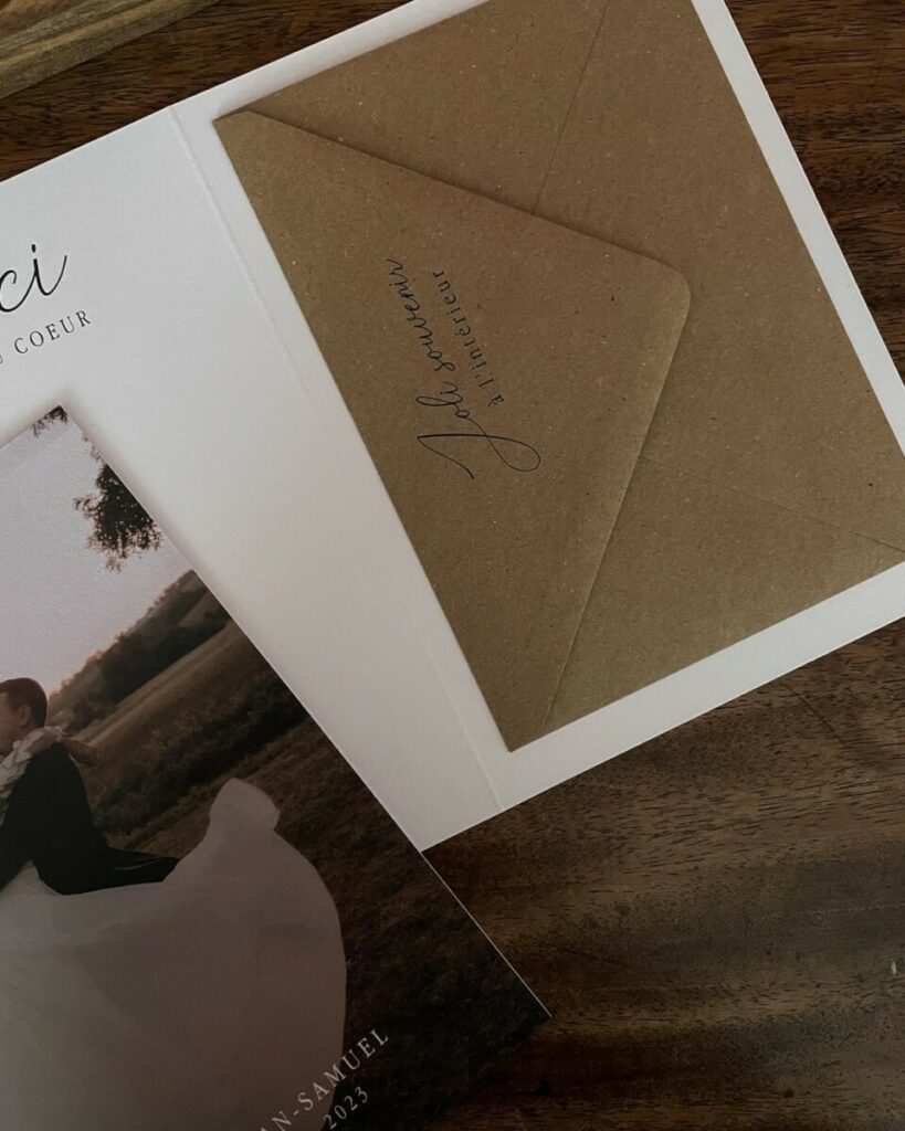 Remerciement de mariage avec photo et enveloppes kraft recyclé patte pointue