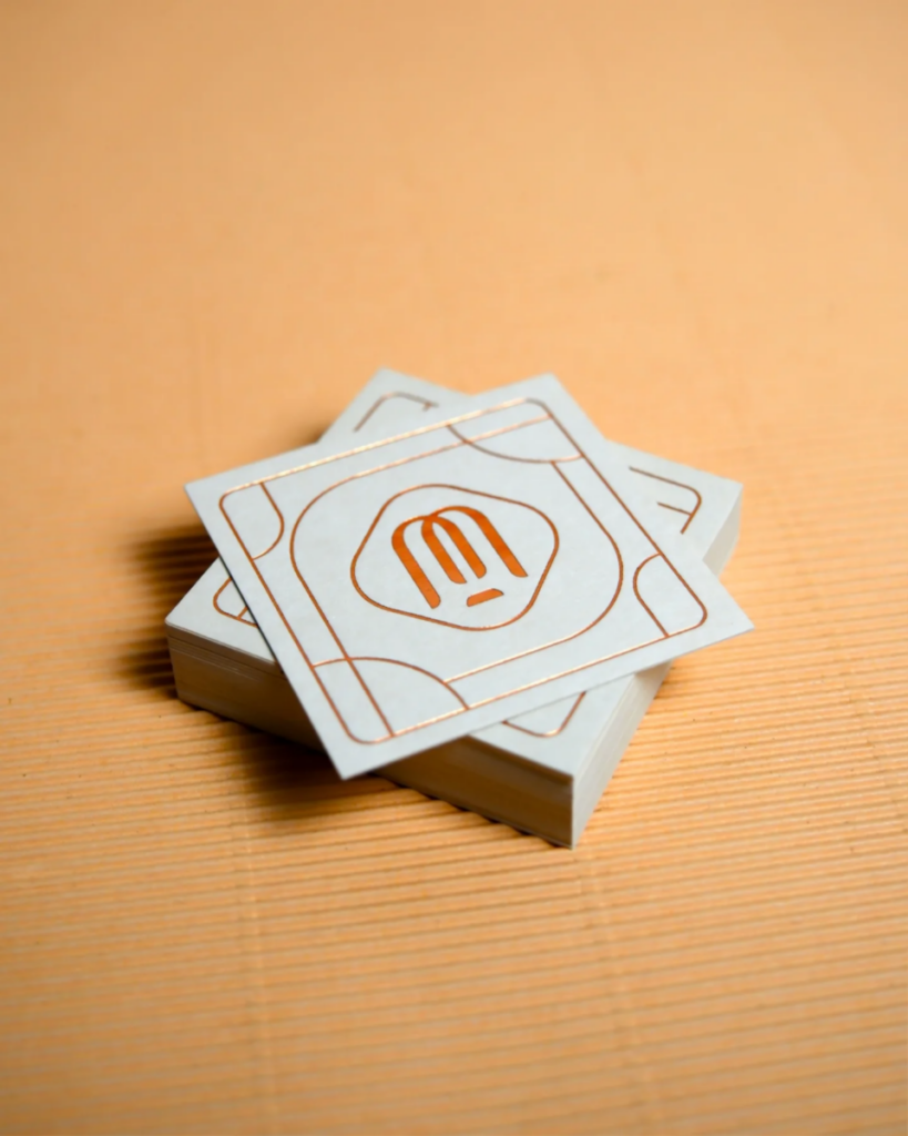 Cartes de visites carrées pour artisan décorateur marqueterie en dorure à chaud