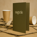 Couverture pour menu de restaurant luxe avec papier recyclé a base de gobelets et marquage à chaud beige