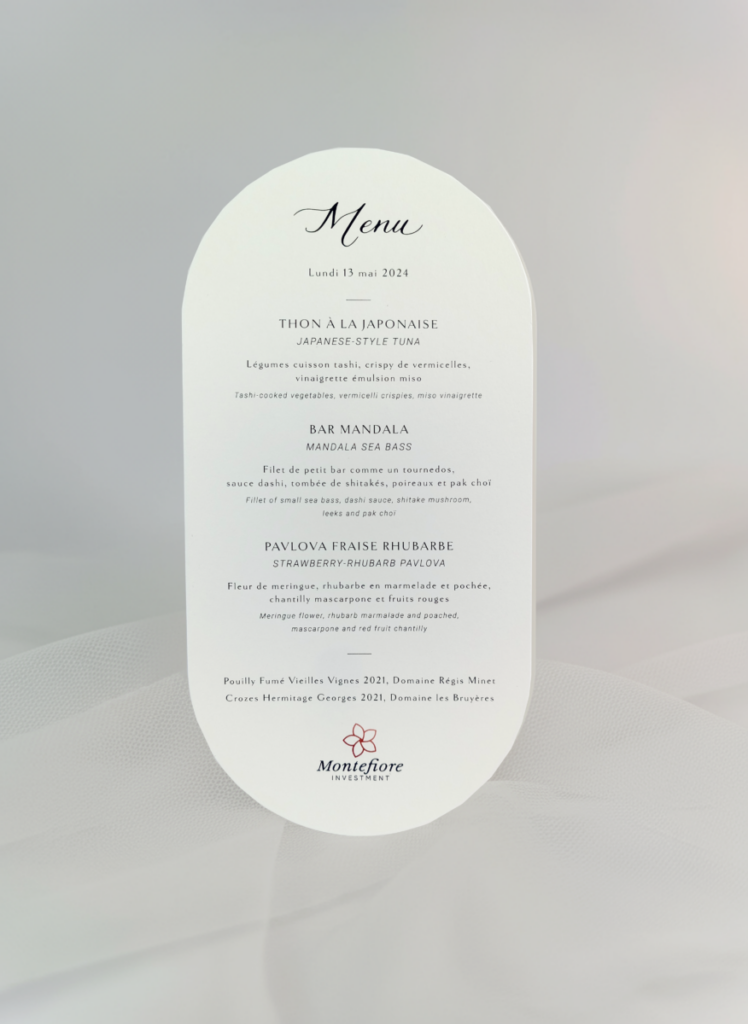 Menu pour réception corporate avec découpe sur mesure ovale et papier de création