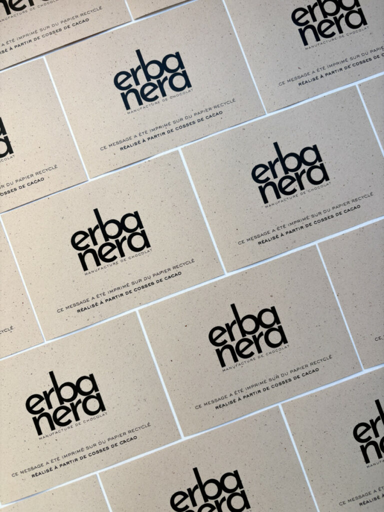 Carte colis pour un chocolatier, Papier recyclé à base de coques de cacao