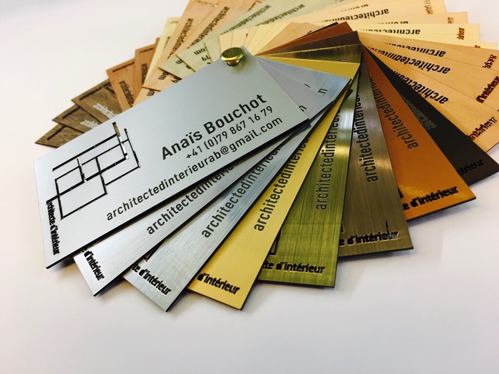 Nuancier de Cartes de Visites Bois et Metal – Impression Noir, Découpe et Gravure laser