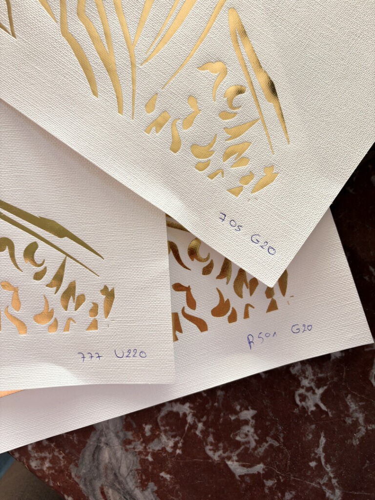 Essais de marquage à chaud grand format sur papier texturé