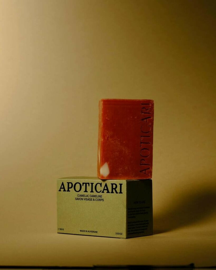 Etiquettes sur mesure pour flacon hydrolat en verre avec dorure noir